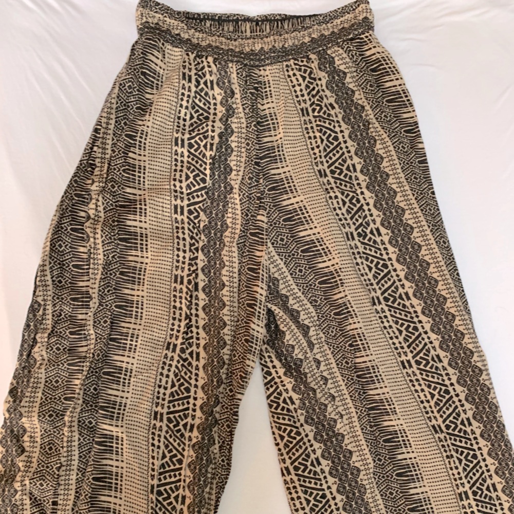 Flowy printed pants!